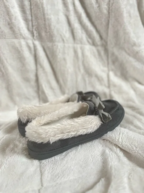 Jessica Simpson Gray Faux-Fur Lined Slip-On Shoes - Picture 1 of 3